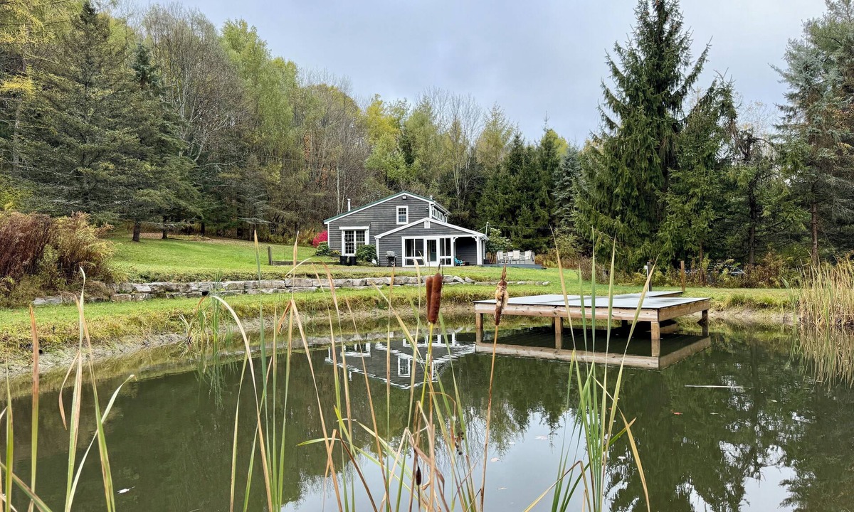 Ellicottville Cabin | Quaint lodge set on a tranquil wooded lot in Ellicottville