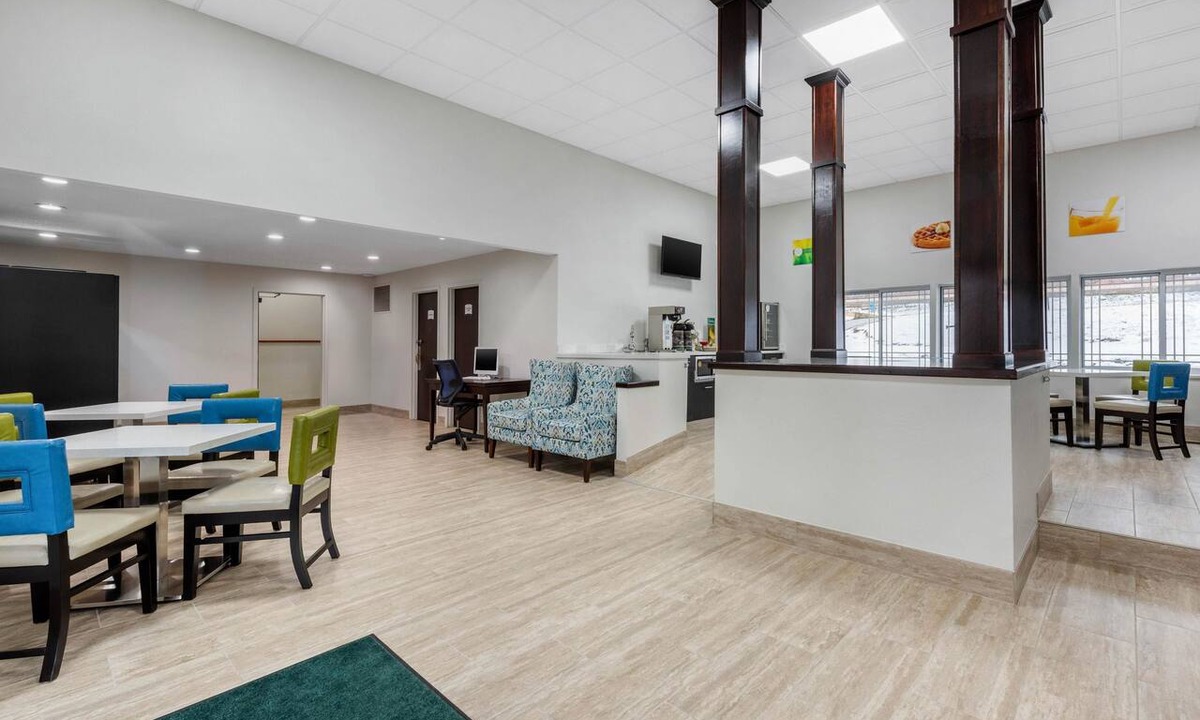 Moon Township Hotel | Quality Inn Coraopolis - Pittsburgh Airport