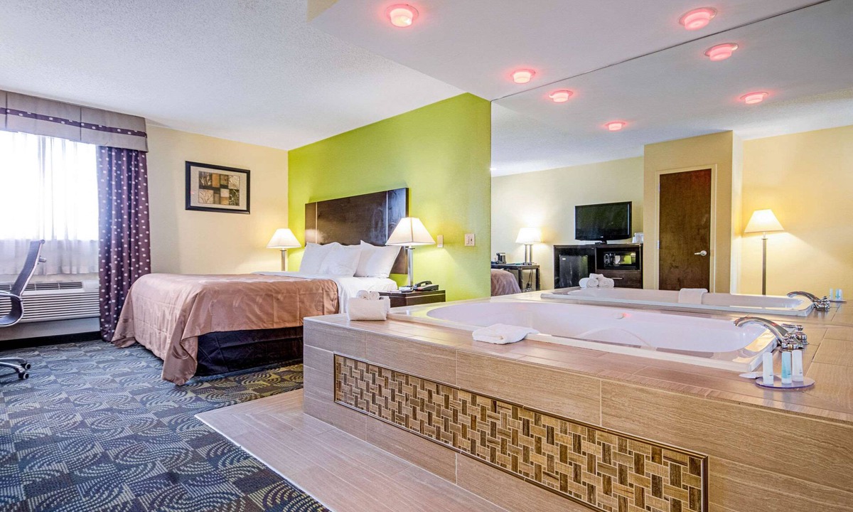 Glenmont Hotel | Quality Inn & Suites Glenmont - Albany South