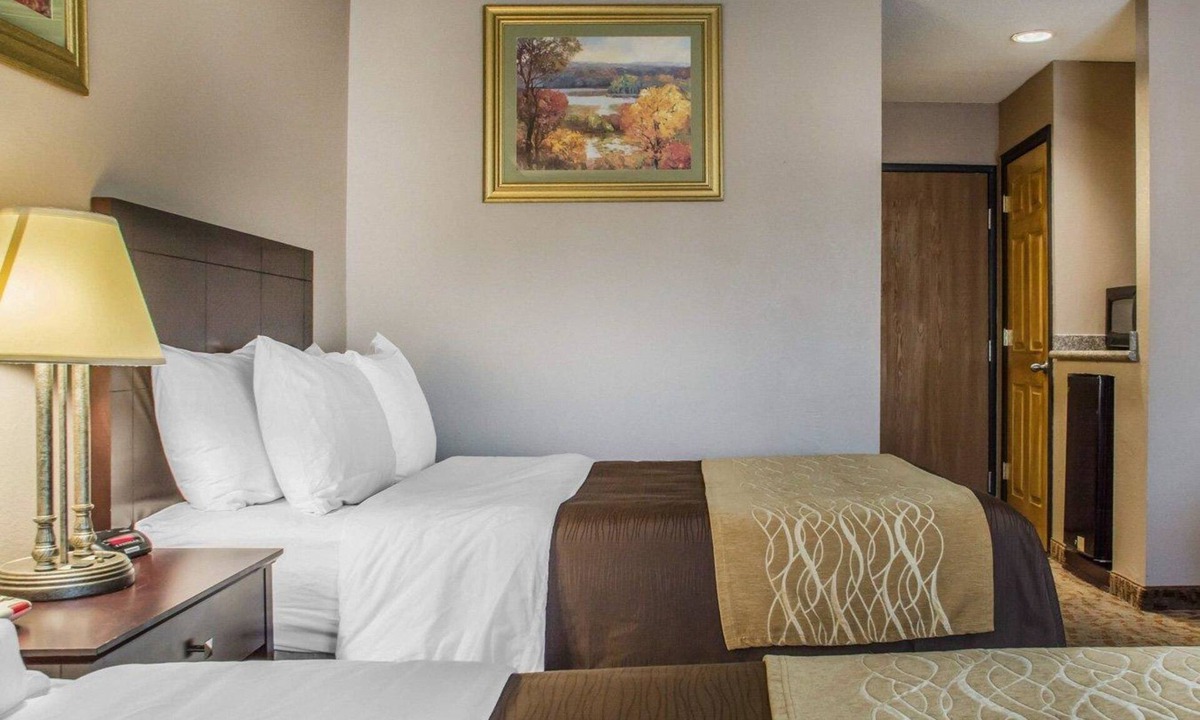 Lockport Hotel | Quality Inn