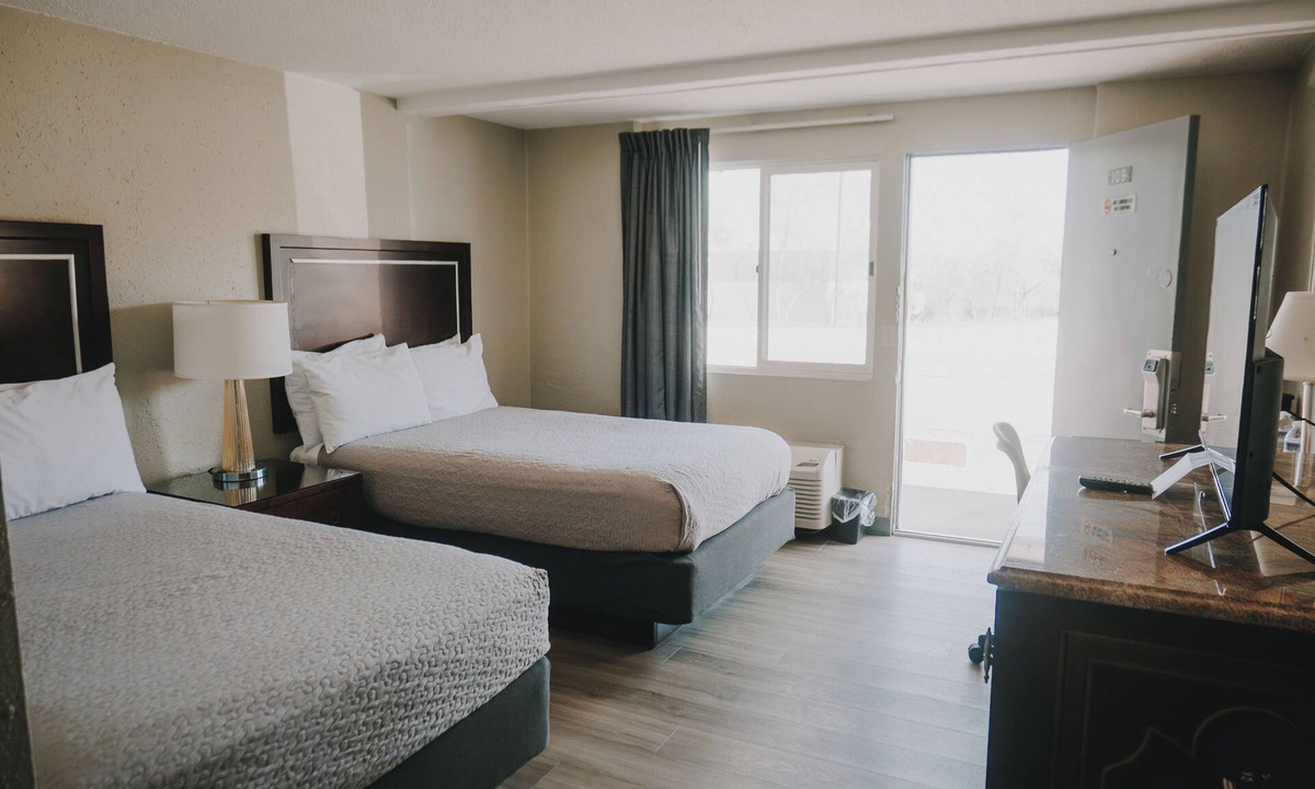 Bangor Hotel | Queen City Inn