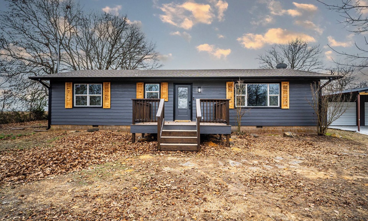 Ada House | Quiet, comfortable & extensively updated - 2 bedroom