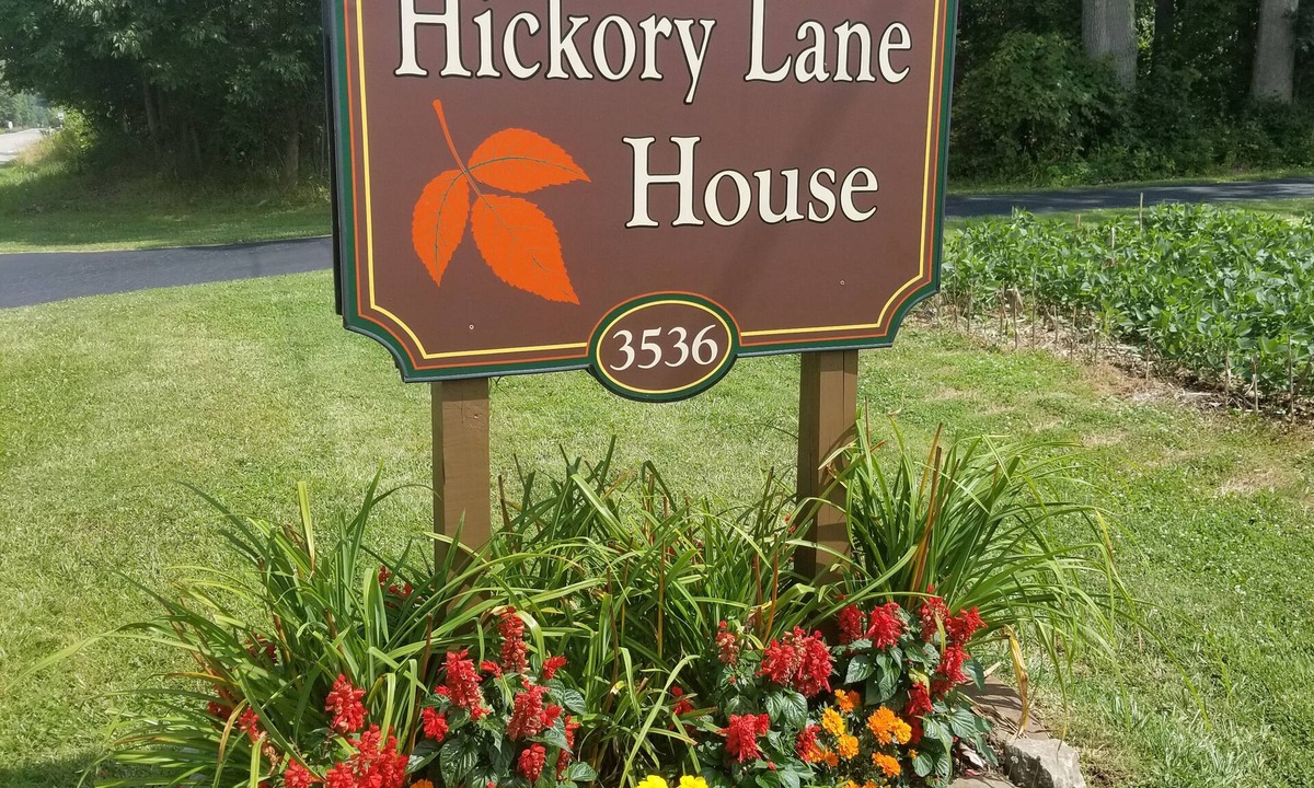 New Castle House | Quiet country setting with walking trails and large pond