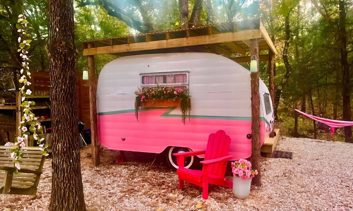 Honey Grove Apartment | Reconnect with nature at this unforgettable escape.