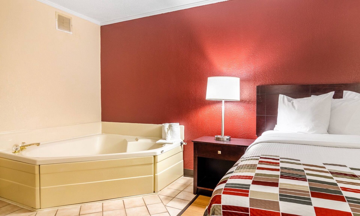 Austinburg Hotel | Red Roof Inn Ashtabula - Austinburg