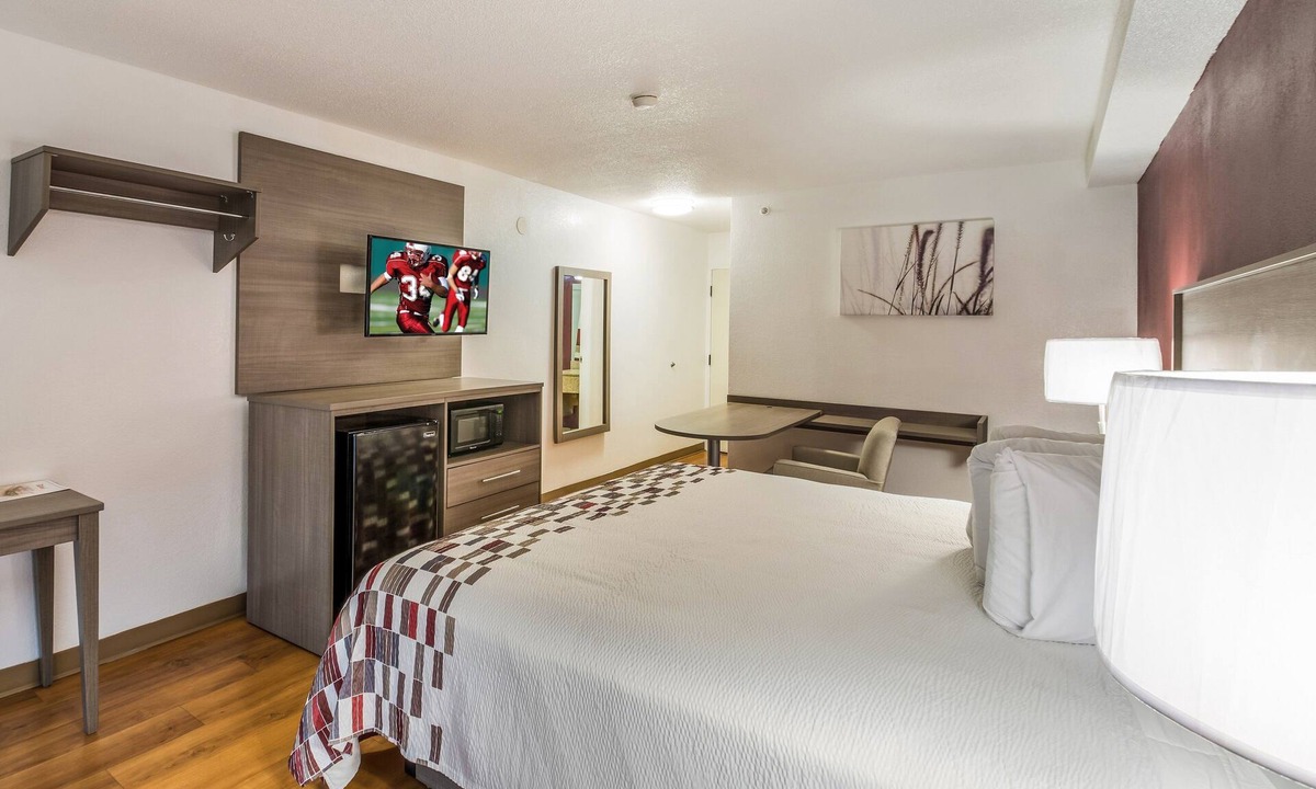 Rochester Hotel | Red Roof Inn Rochester – Airport