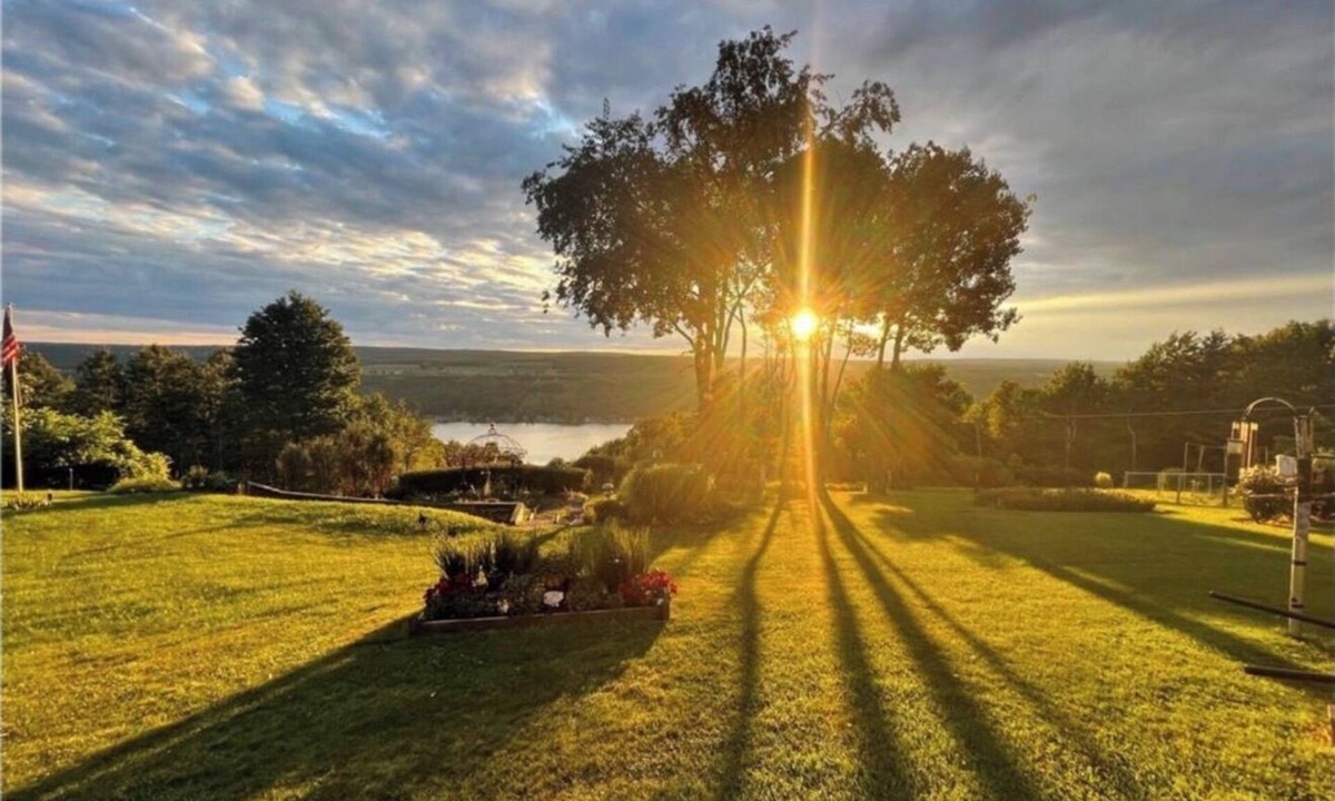 Town of Jerusalem Cabin | Relax with the whole family at this stunningly peaceful retreat!
