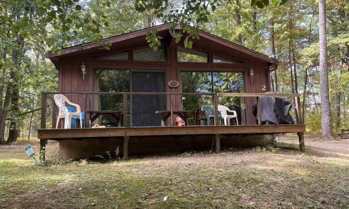 Russell Cabin | Relaxing 3 bedroom Pet Friendly Cabin in Scandia