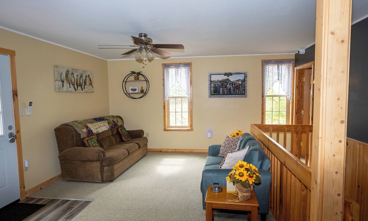 Shippenville House | Relaxing 5-Bedroom, 13 person, retreat, just Steps from Deer Creek Winery & Café