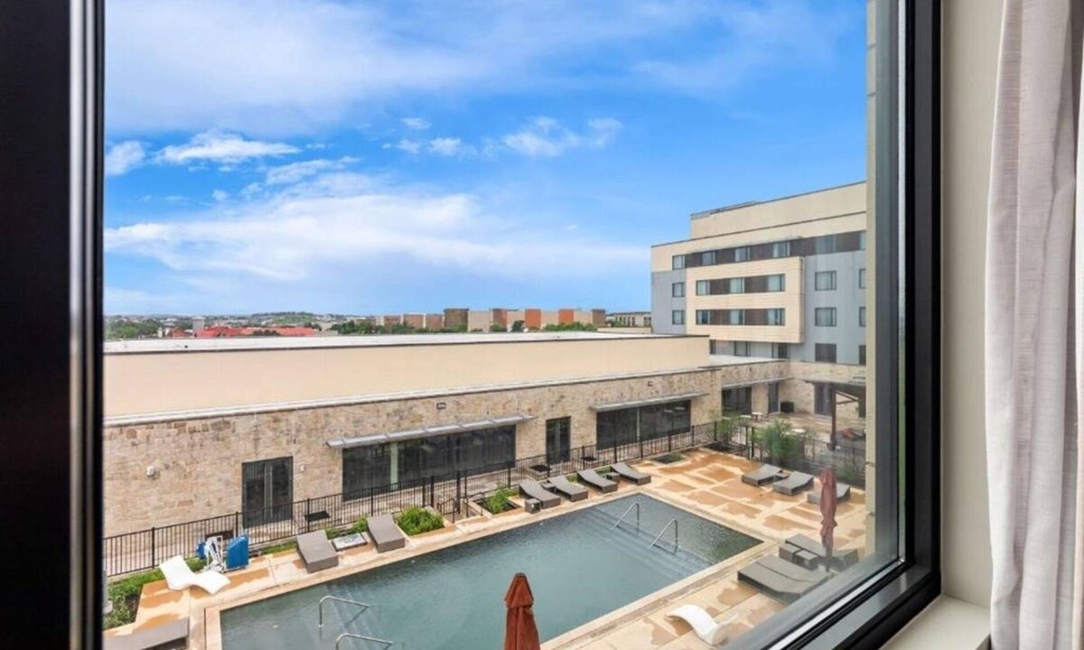 Bee Cave Apartment | Relaxing Pool View Stay | Explore Galleria, Walk Trails and Enjoy Free Parking!
