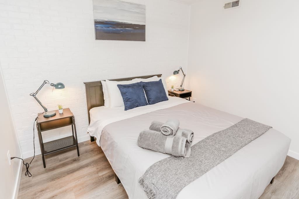 University District Apartment | Renovated 2story Urban (9C) OSU/Central ❤NearEVERYTHING