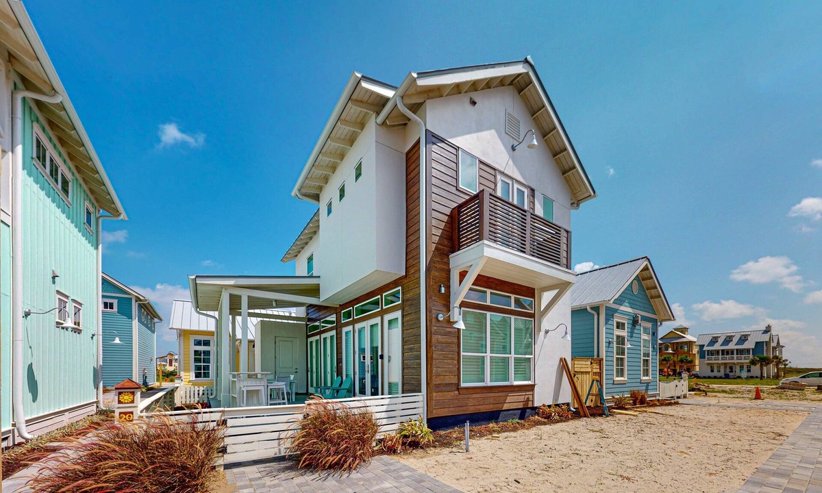 Port Aransas Cabin | Resort Pools, Golf Cart Boardwalk to Beach