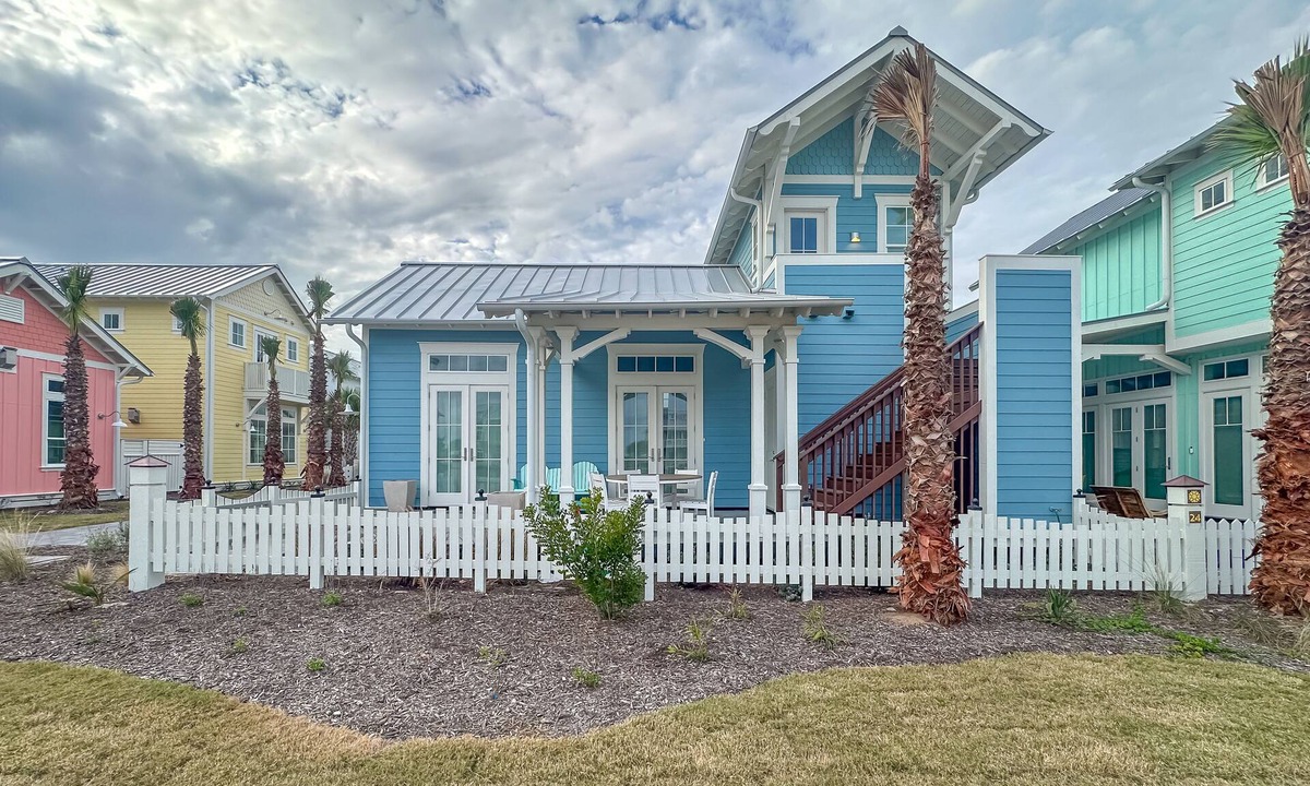Port Aransas Cabin | Resort Pools, Golf Cart Boardwalk to Beach