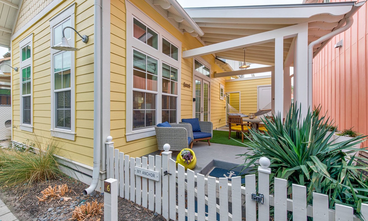 Port Aransas Cabin | Resort Pools, Pet Friendly, Golf Cart Boardwalk to Beach