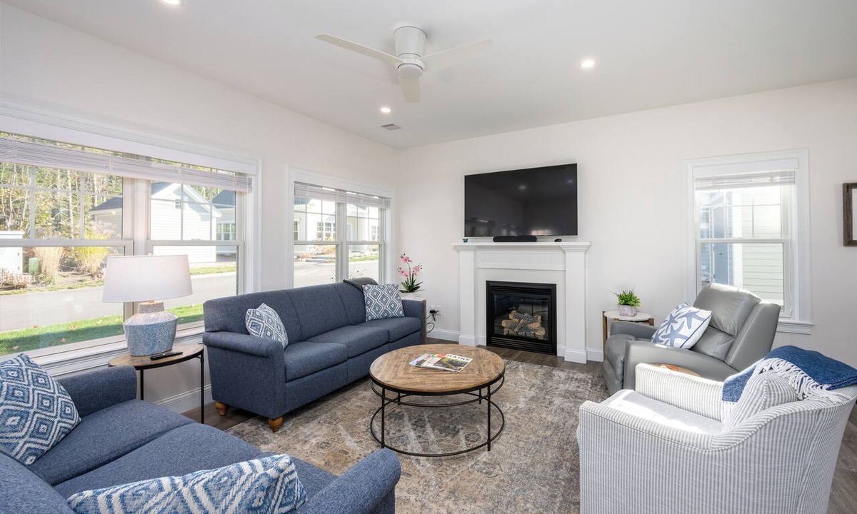 Arundel Cottage | Resort style community, heated pools, club house, game room, 15 mins to beaches.