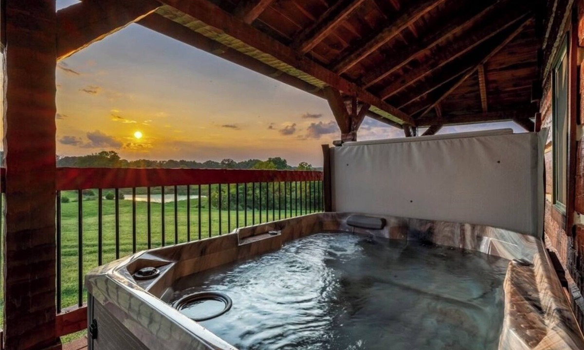Powell Cabin | Rising Sun Ranch - Log Cabin on 25 Acres, Hot Tub, Ponds & Sunset Views