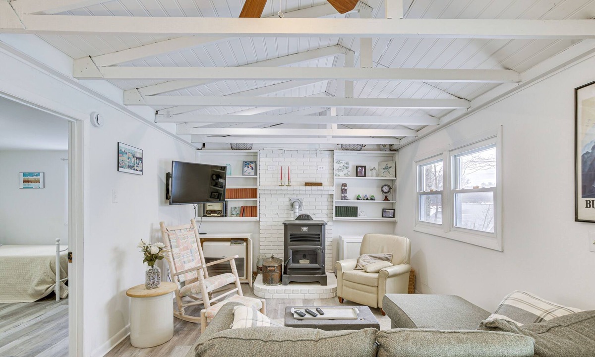 Topsham House | Riverfront Topsham Home ~ 28 Mi to Portland!