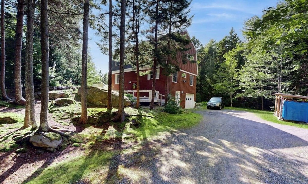 Southport Cabin | Romley House | Deck & New Luxe Kitchen | Near Boothbay Harbor