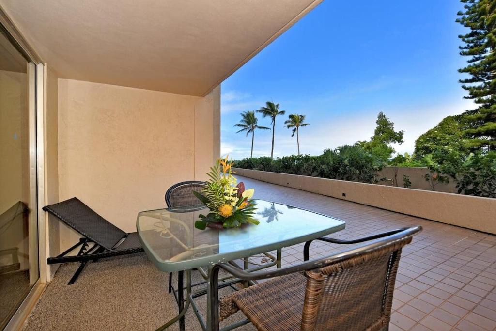 Kahana House | Royal Kahana 104 · RK104 West Maui Studio at BeachFront Resort w