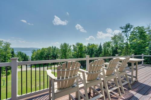 Pittsburg House | Rustic 3-Story Pittsburg Cabin w/Lake & Mtn Views