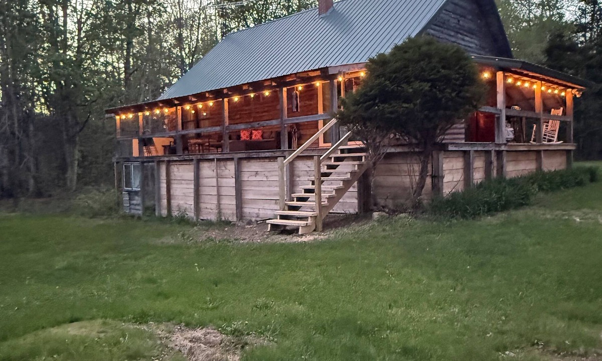 Island Falls Cottage | Rustic Cozy 2-bedroom w/loft Log Cabin in Island Falls surrounded by wildlife