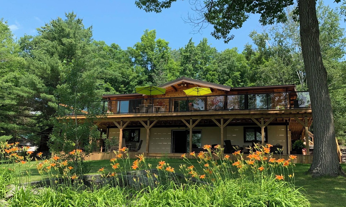 Severn Cottage | Rustic Panabode Cottage Georgian Bay