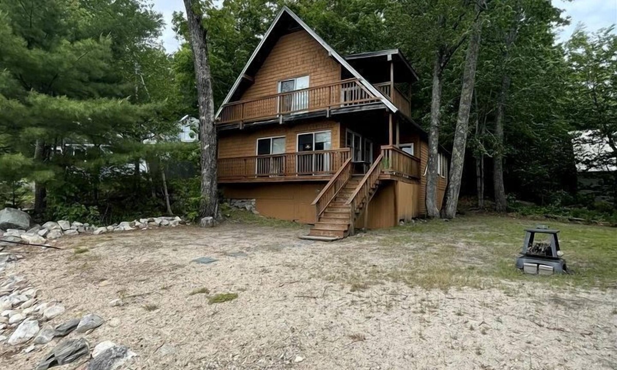 Sebago Cabin | Rustic Pet-Friendly Cabin with Fire Pit on the Beach of Sebago Lake, Maine