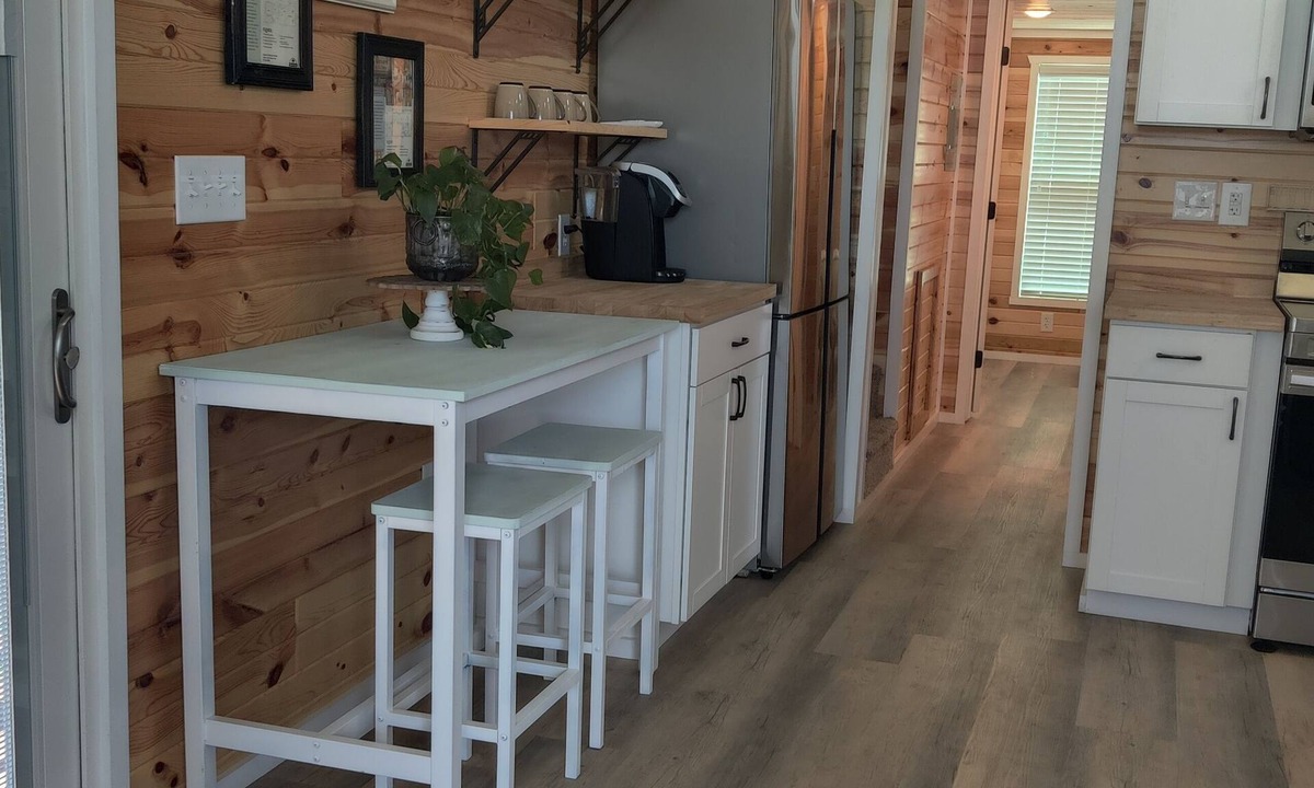 Georgetown Cabin | Rustic Tiny Home Escape - Pets Stay Free!