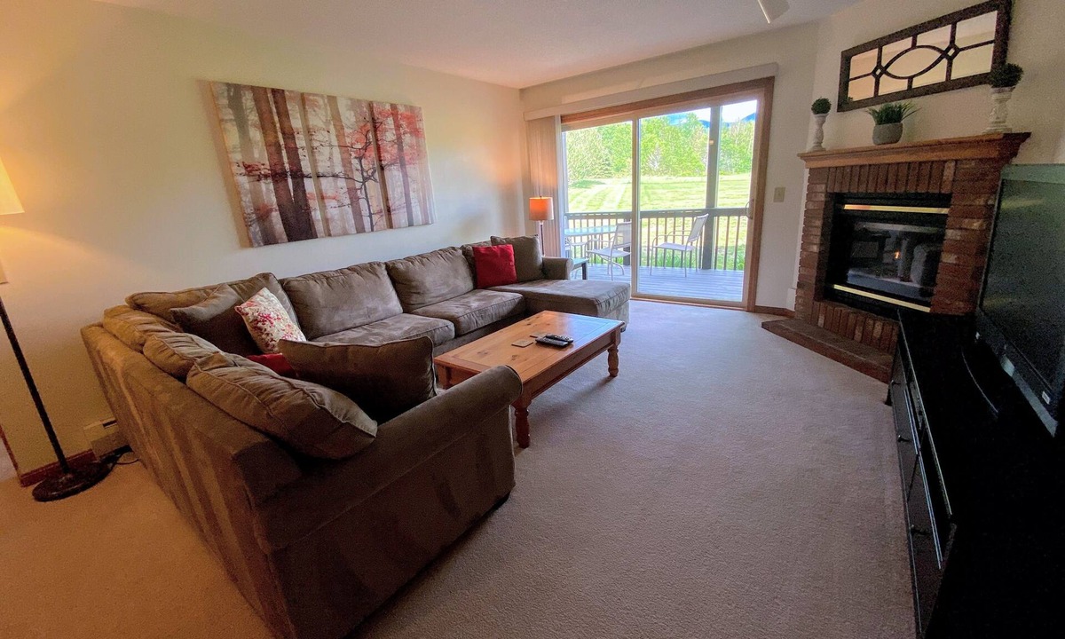 Carroll Condo | S10 Cozy Bretton Woods ground level condo, mountain views, large yard, dog friendly, Great Location!