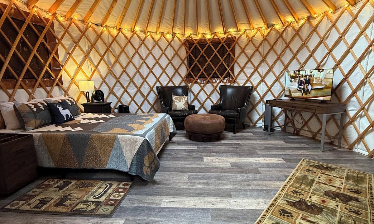 Seward Cabin | Safari Lodge Adventure Camp