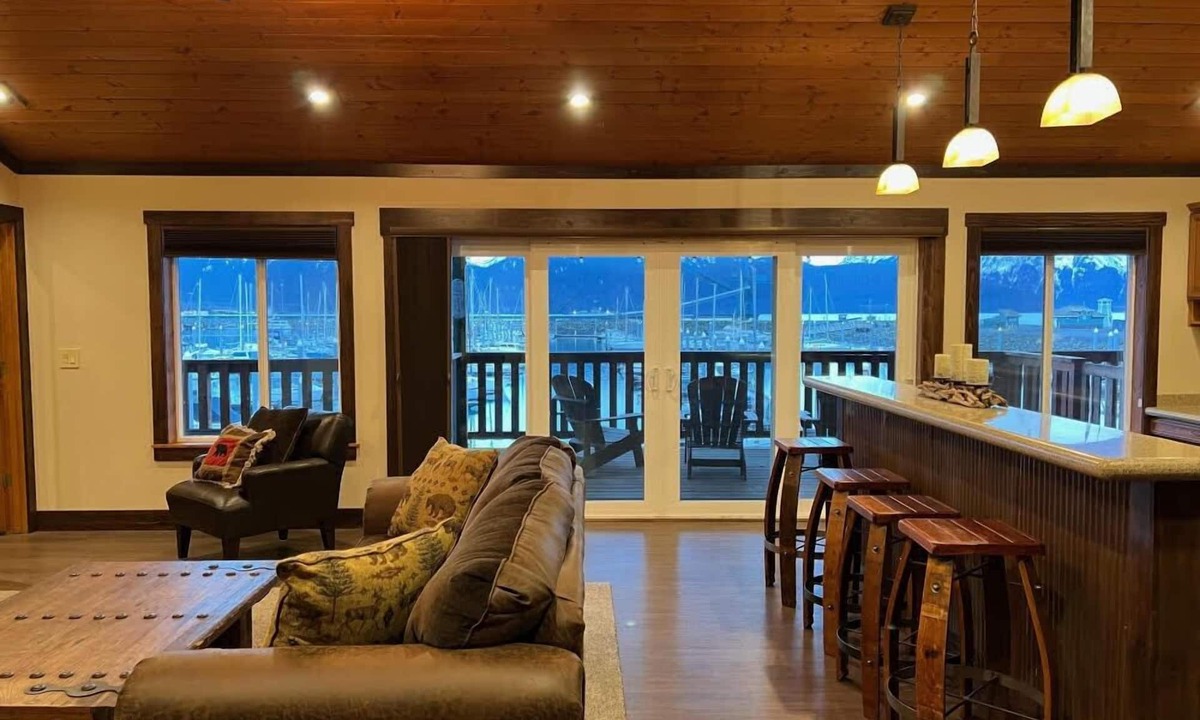 Seward Cabin | Safari Lodge