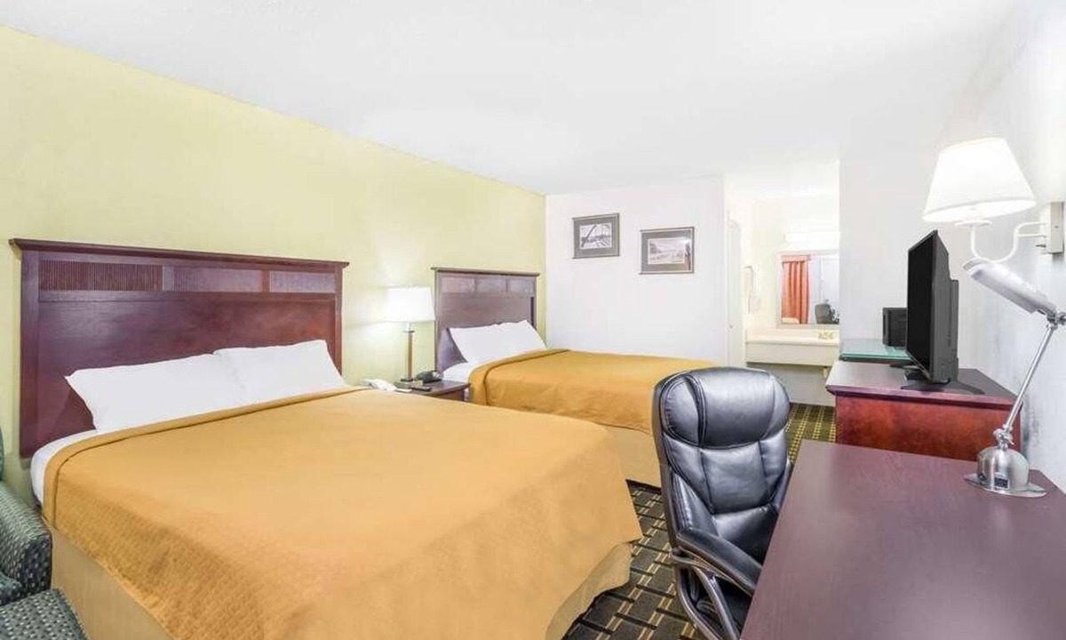 Lookout Valley Neighborhood Association Hotel | Scenic Chattanooga Escape Near Rock City and Ruby Falls Attractions