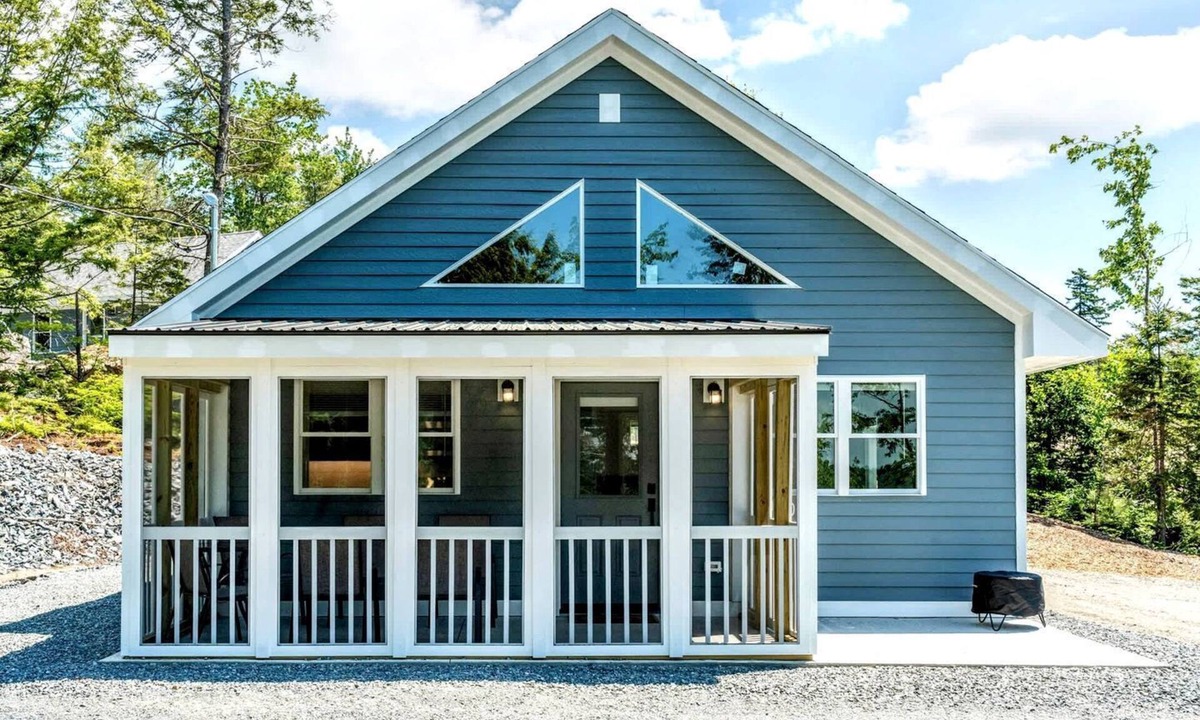 Sullivan Cabin | Scenic Lakeside Cabin with Fire Pit & Porch near Flanders Pond and Acadia Views in Sullivan, Maine