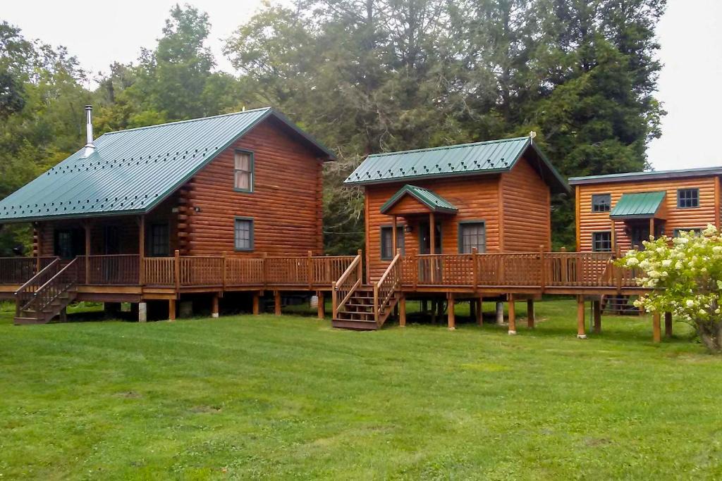 Titusville House | Scenic Log Cabin with Fire Pit & Stocked Creek!