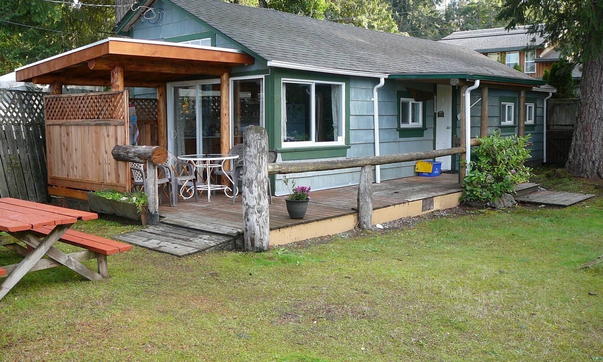 Regional District of Nanaimo Cabin | Seaside Beach Croft Cabin