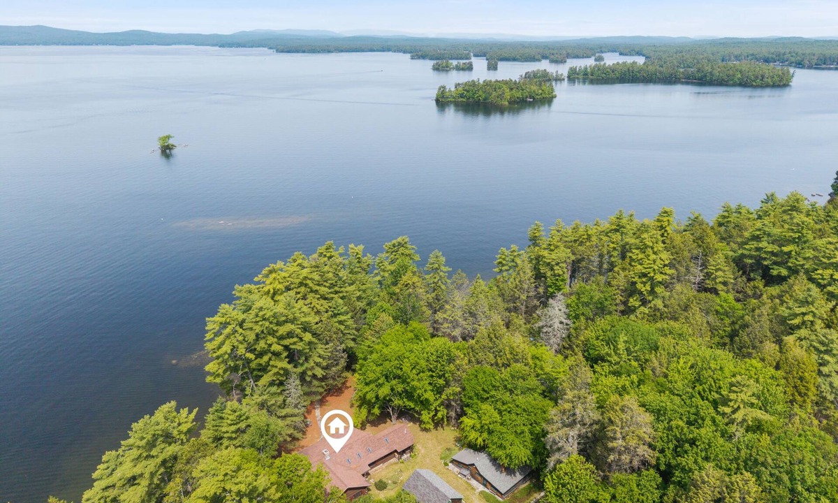 South Casco Cabin | Sebago Lake Log Home with Sandy Beach!