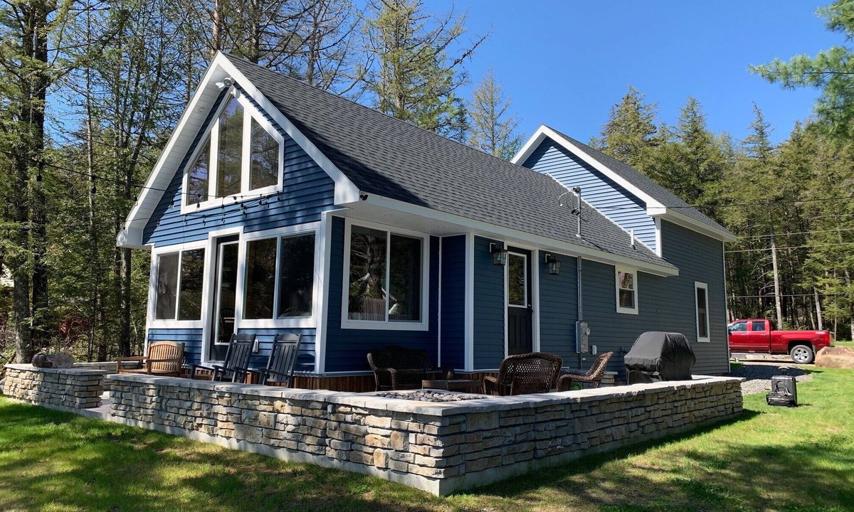 Dover-Foxcroft Cabin | Sebec, Maine Lakefront Retreat – Modern Comfort & Four-Season Adventure