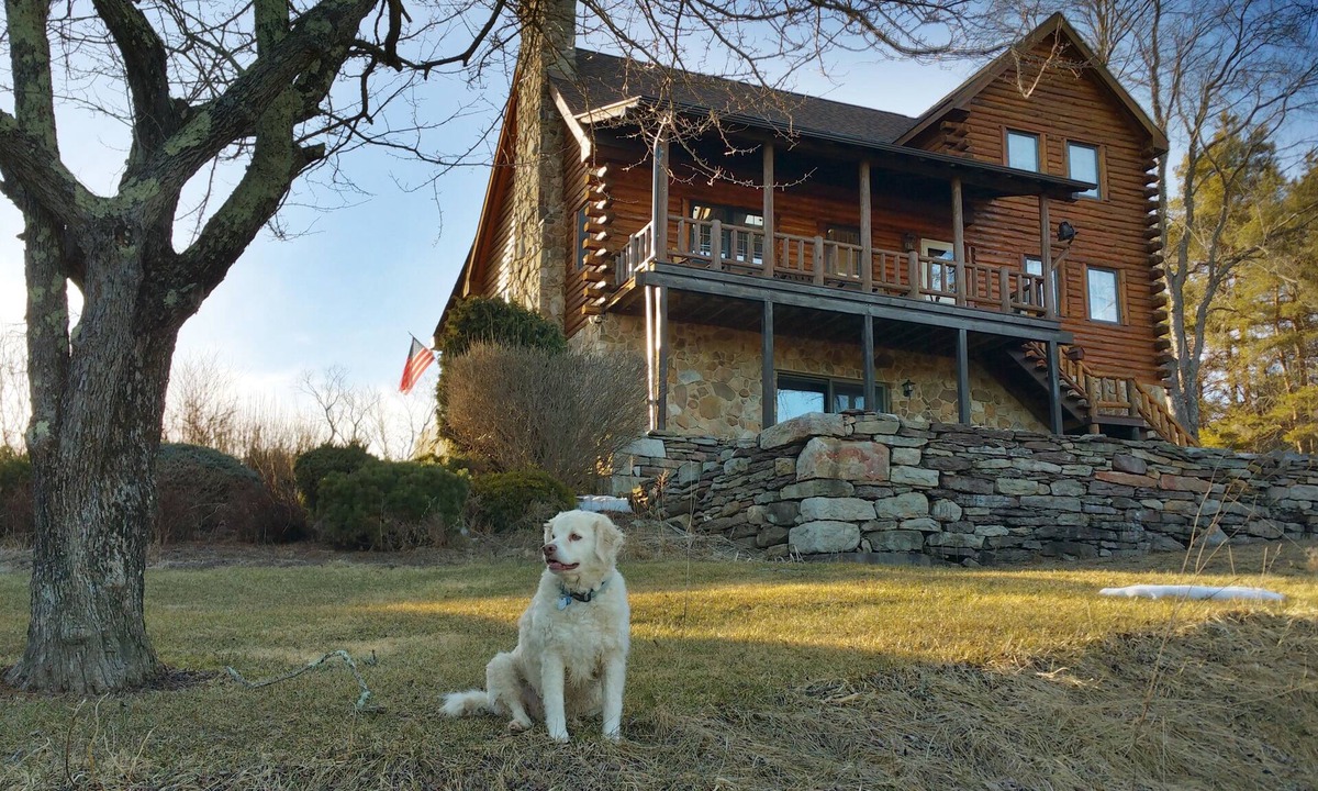 Arnot House | Secluded 5 BR 3 Full Bath Log Home 120 acres Sleeps10 Professional Pickleball Ct