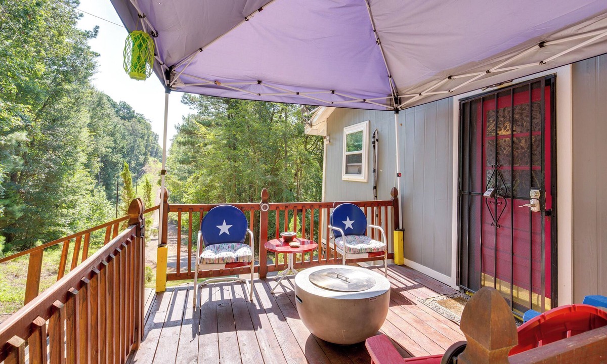 Jefferson Cabin | Secluded Avinger Cabin < 1 Mi to Lake O' The Pines