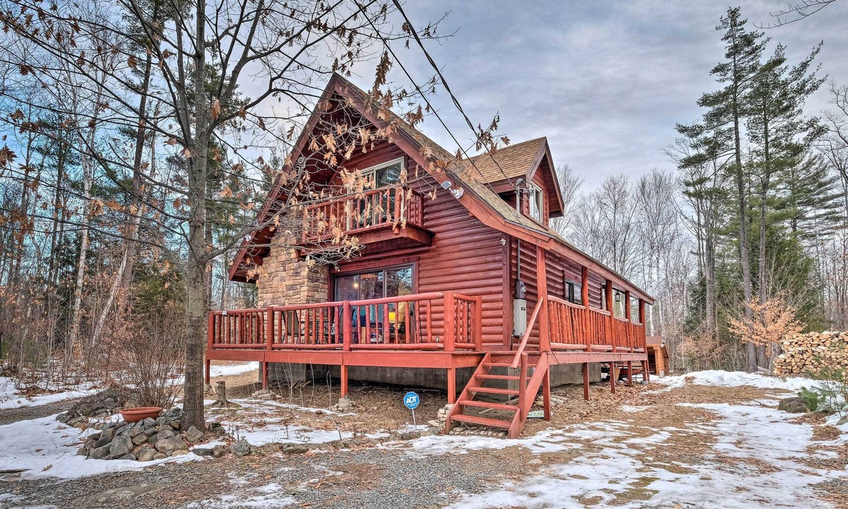 Johnsburg Cabin | Secluded Johnsburg Retreat w/Hot Tub & Fire Pit