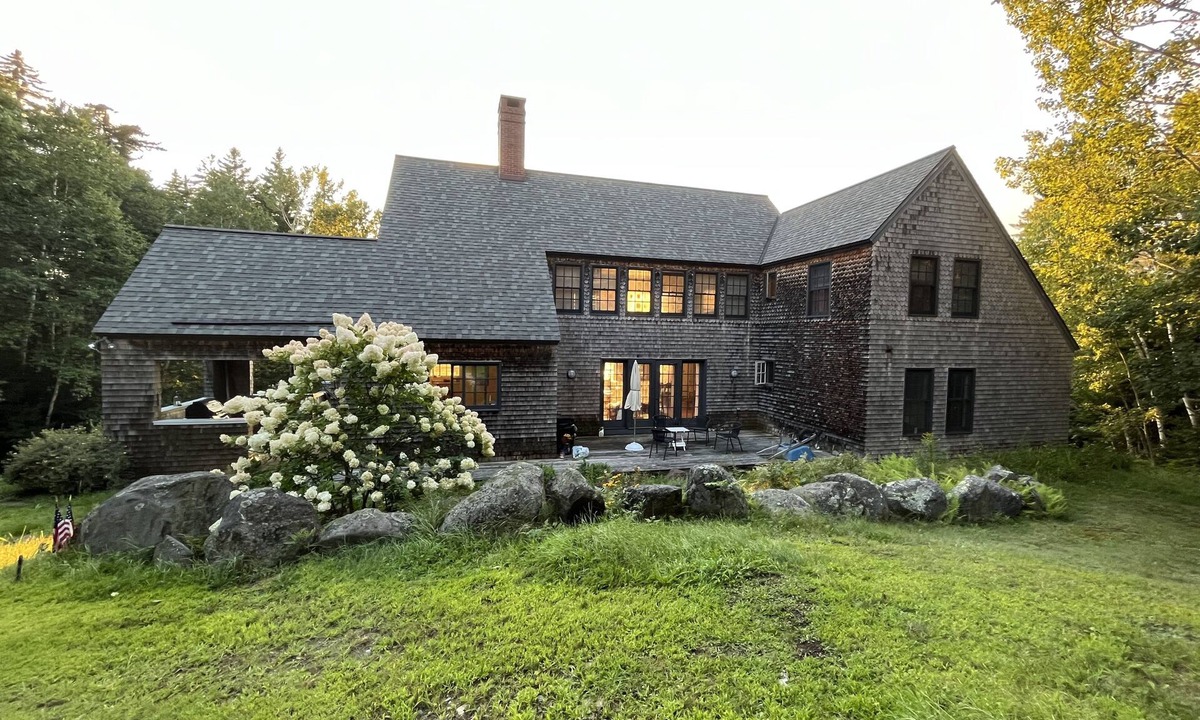 Pleasant Point House | Secluded Maine country home on a Midcoast inlet