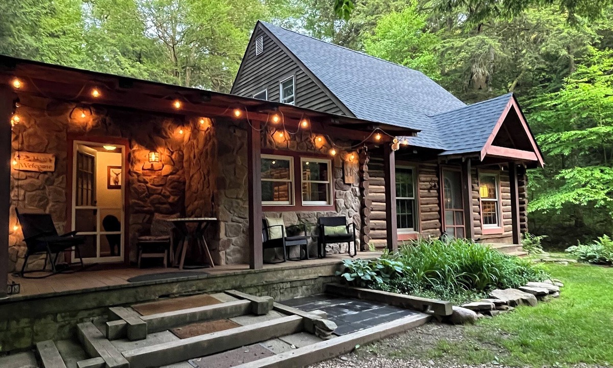 Tylersburg Cabin | Secluded Nature Escape w/Firepit Under the Stars! Family and Friends Reconnect!