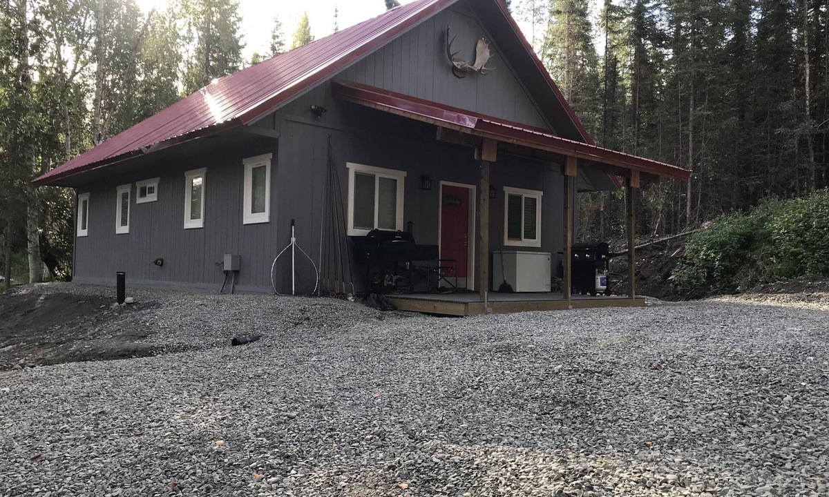 Sterling Cabin | Secluded Sterling Cabin sleeps up to 12