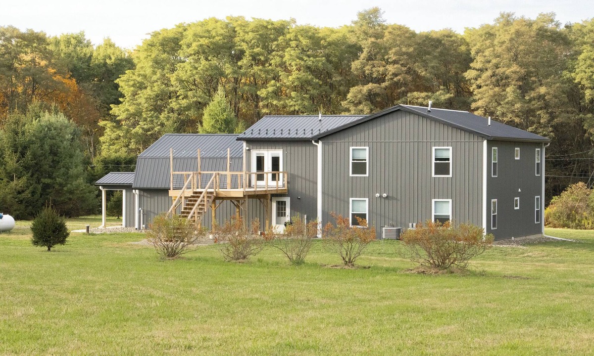 Sinclairville House | Serene 5-bedroom farmhouse with AC in charming Sinclairville