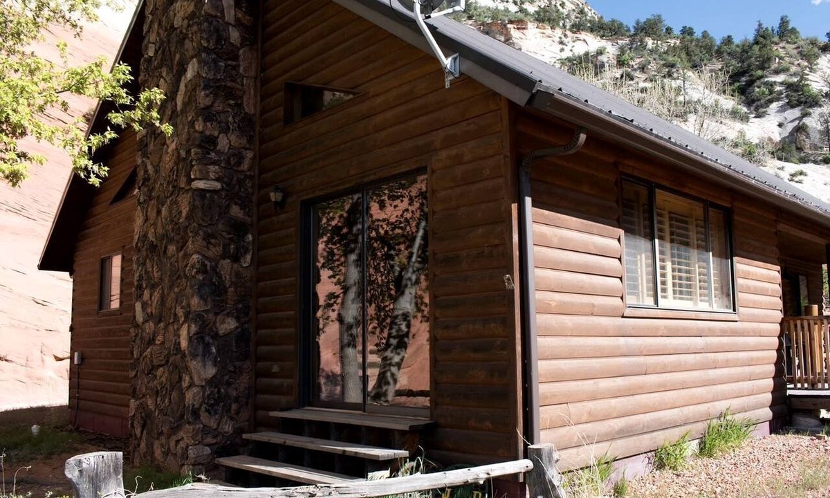 Orderville Cabin | Serene Cabin Perfect for Small Group in Orderville, Utah