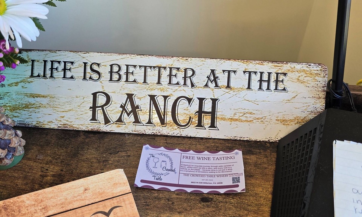 Mansfield House | Serene Ranch House: Views & Hot Tub! Family Friendly