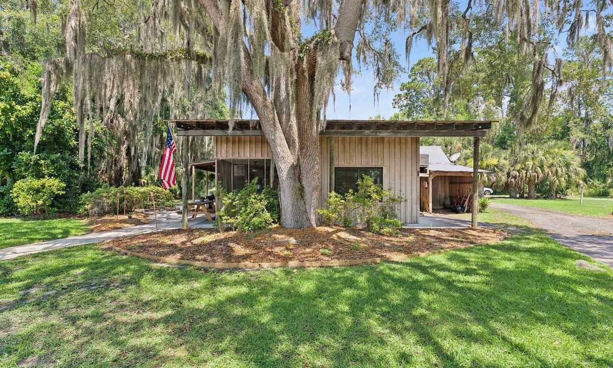 Waverly House | Shirley's Barn - Private Coastal Retreat