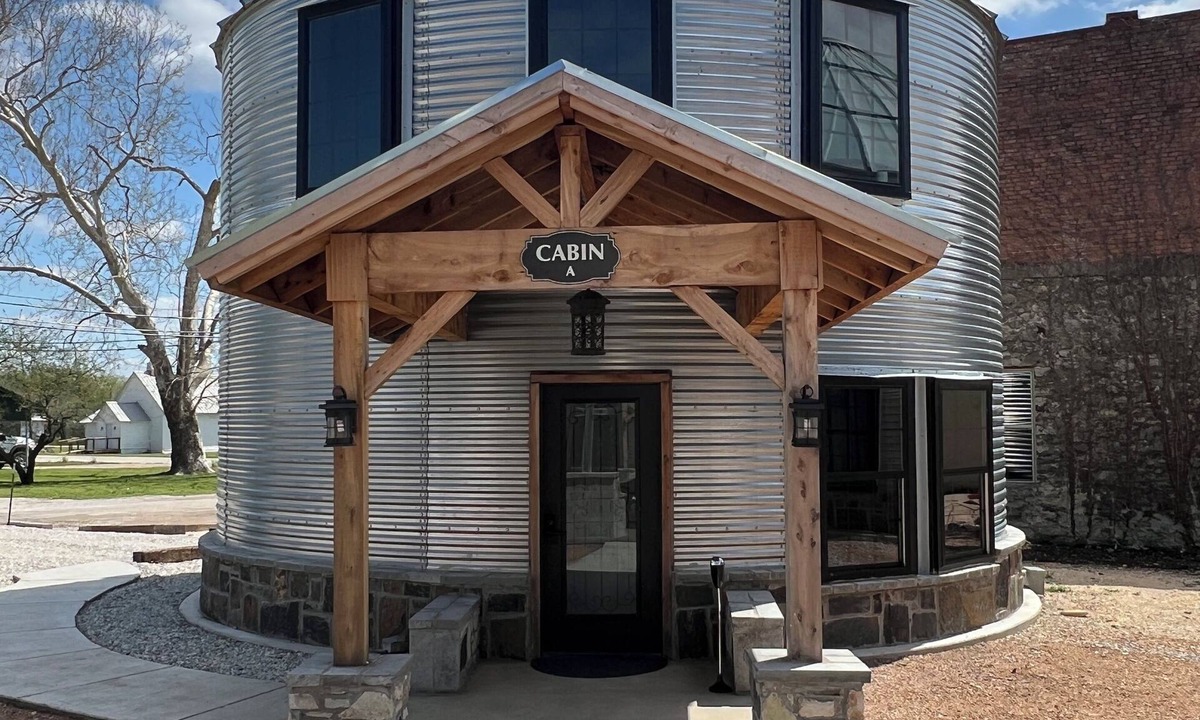 Walnut Springs Cabin | Silo Junction Cabin A