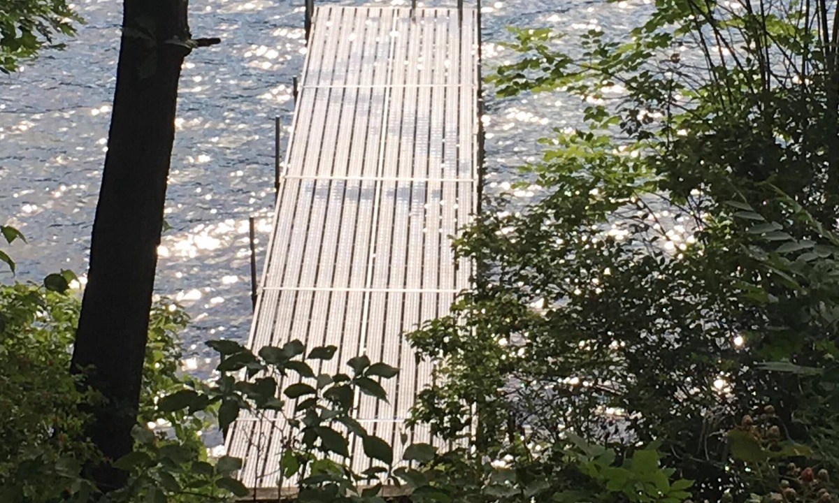 Silver Bay Cottage | Silver Bay Lake George Lakefront. SPECIAL Rent 5 nights, get 6th free. Fall 2023