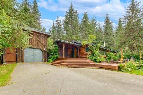 Diamond Ridge House | Ski, Hike & Snowshoe: Homer Getaway w/Fire Pit